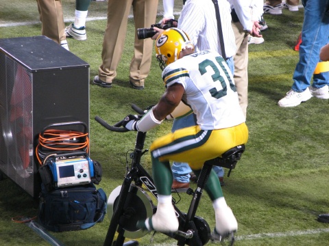 Ahman Green warming up