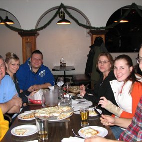 IMG_7660 DeMarrini's pizza Jan, David, Natalie (and Tinsley or Harlan), Joshua, Mary, Jennifer, Spencer (Jenny's boyfriend)