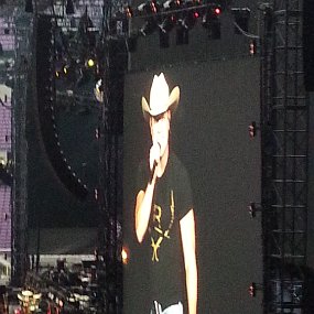 2016-08-19 18.55.38 First opening act was Dustin Lynch