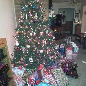 2016-12-24 19.58.22 Christmas Eve at Mary and Tom's home