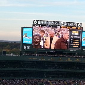 2016-10-16 17.09.39 Favre receives his NFL Hall of Fame ring and his name is unveiled on the Ring of Honor