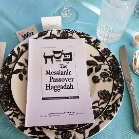 2019-04-23 18.04.18-1 Attending our first Passover Seder