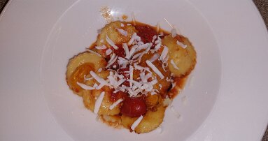 20250628_201256 Dinner at Binario Due - gnocchi with Robiola cheese, zucchini and pistachios