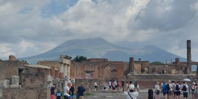 20250708_094336 Pompeii with Mount Vesuvius in the background